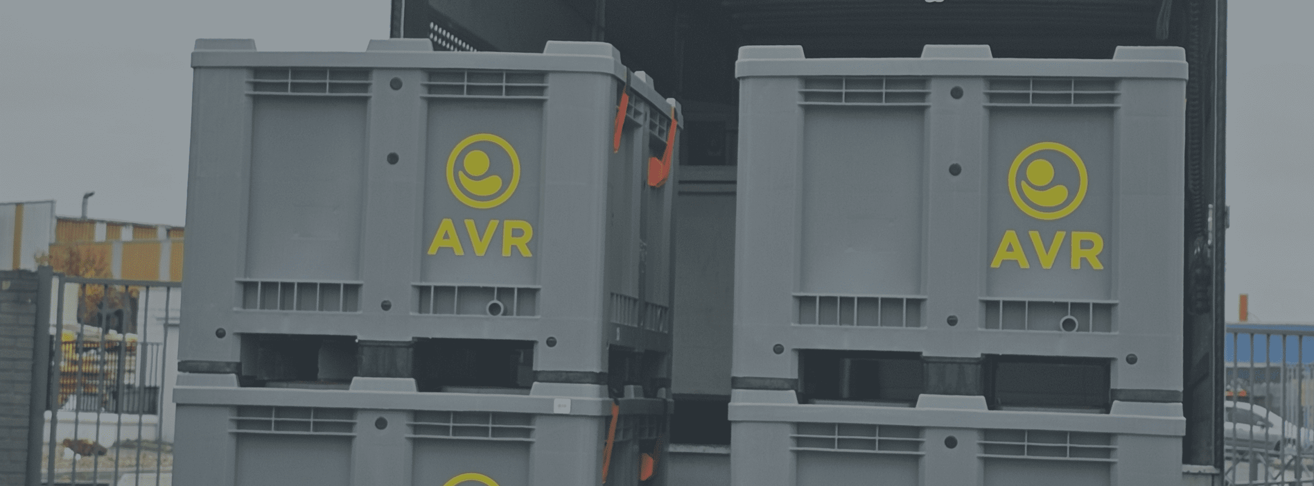 Caisse palette UN logo AVR